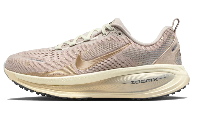 Nike Vomero 18 SE Running Shoes - Cream II / Metallic Gold Grain