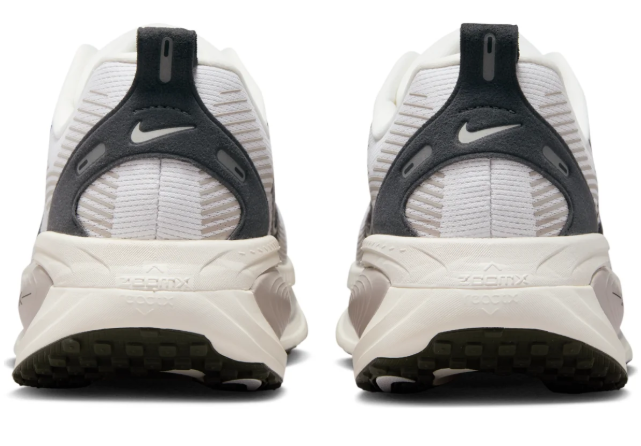 Nike Vomero 18 Run Pack Men's Running Shoes